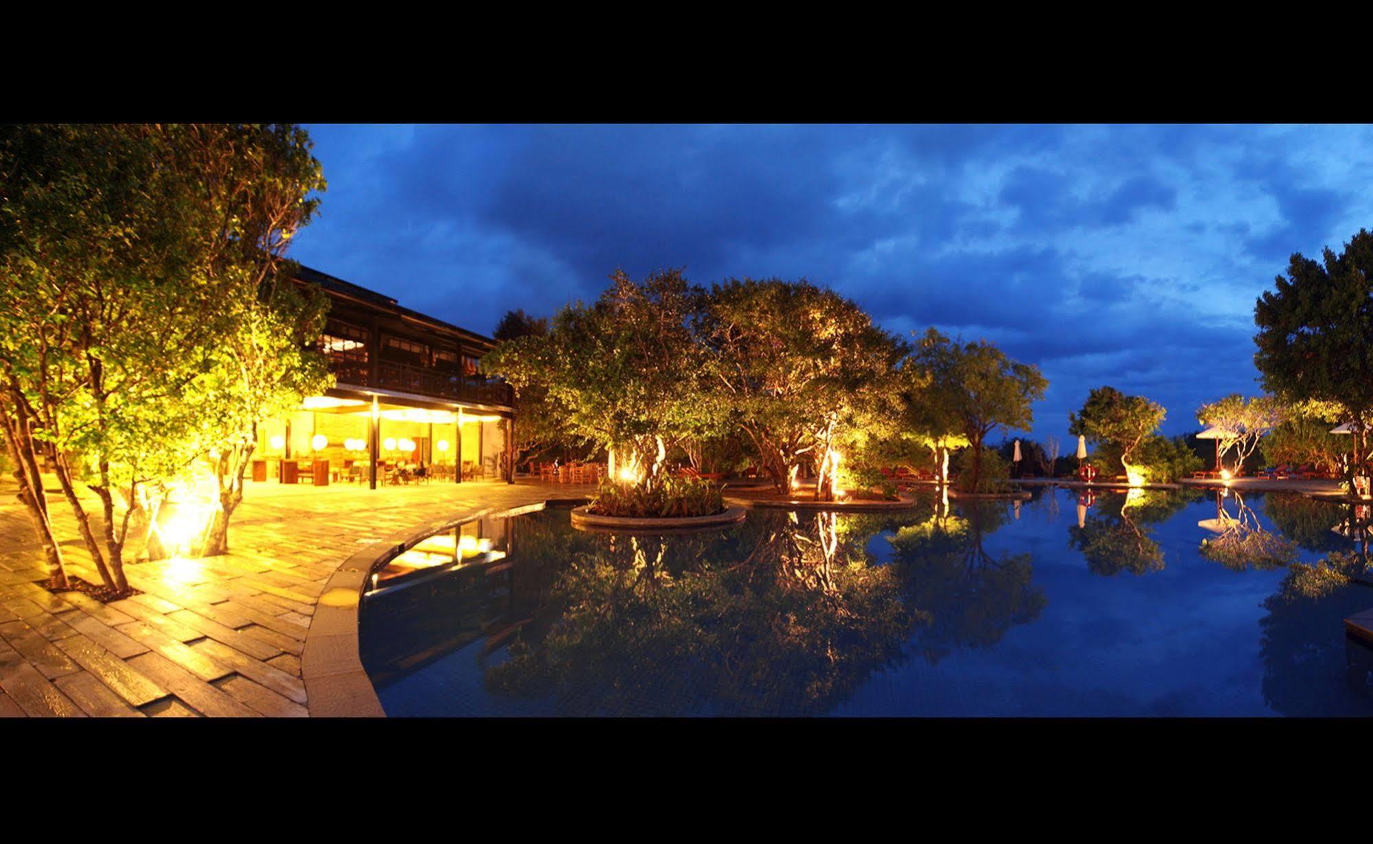Cinnamon Wild Resort 5*